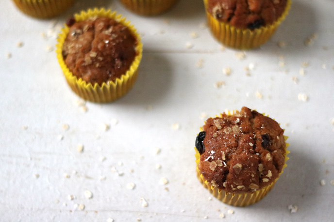 oat raisin muffins